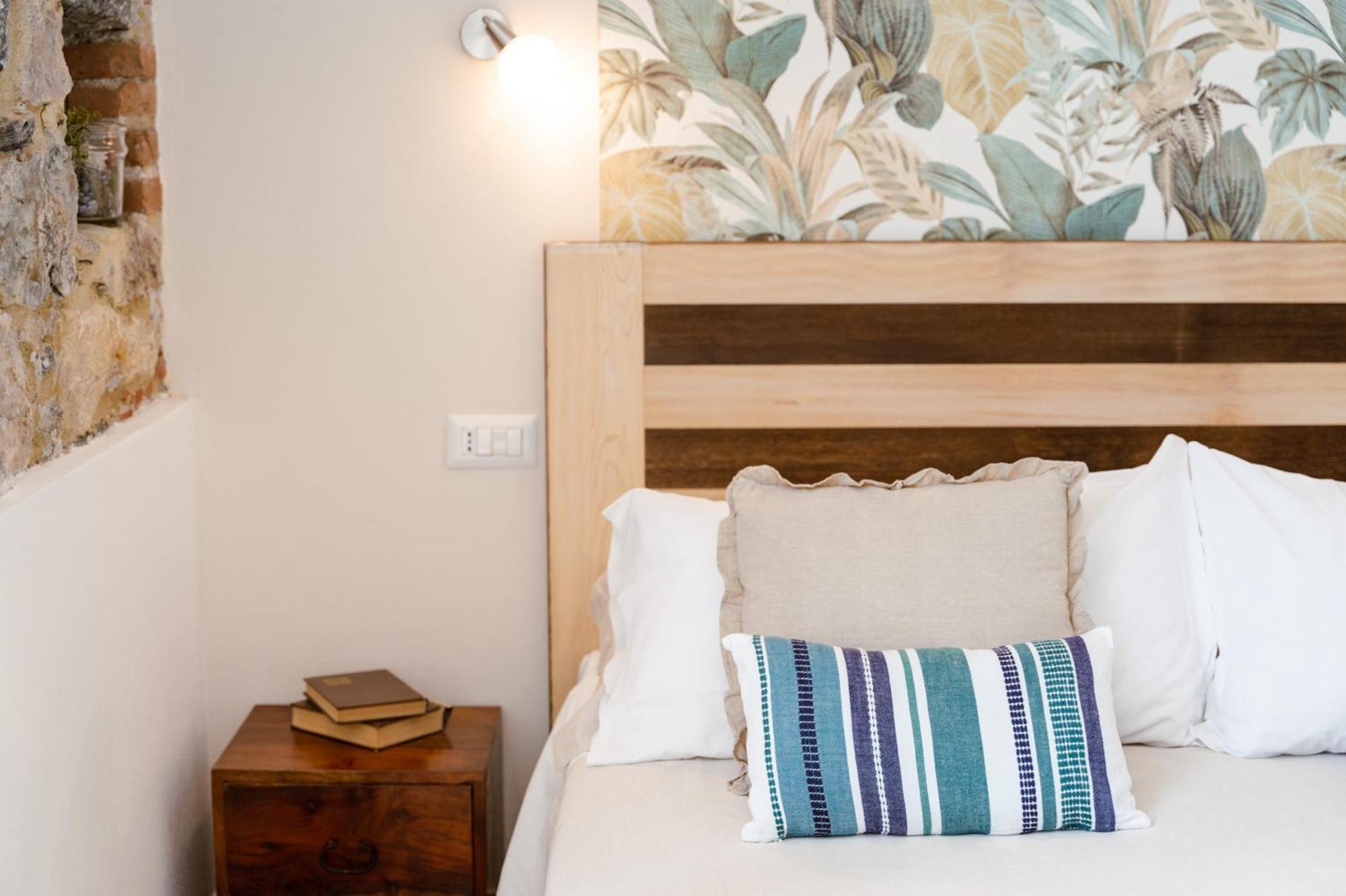 The Railway 74 Bed & Breakfast ลาสเปเซีย ภายนอก รูปภาพ